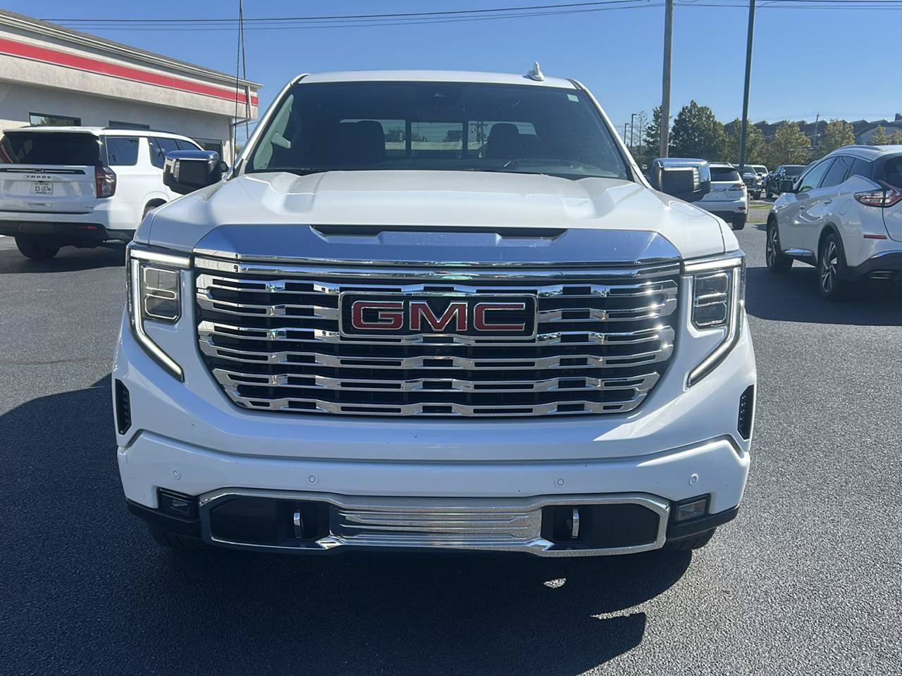 Used 2024 GMC Sierra 1500 Denali w/ Denali Reserve Package AWD/4WD image 2