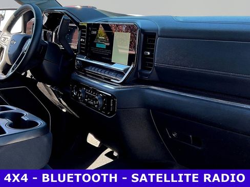 Used 2024 Chevrolet Silverado 1500 LT AWD/4WD image 27