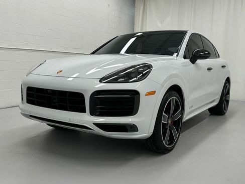 Used 2023 Porsche Cayenne GTS image 4
