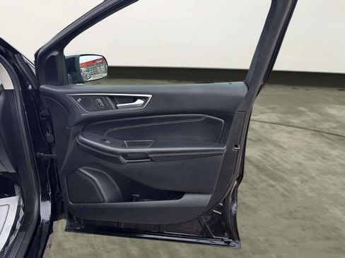 Used 2021 Ford Edge Titanium image 19