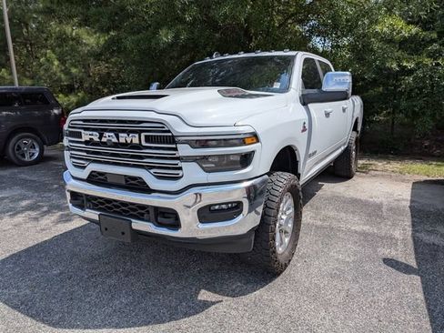 Used 2025 RAM 2500 Laramie AWD/4WD image 3