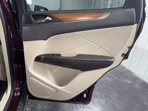 Used 2018 Lincoln MKC Select w/ Select Plus Package image 14