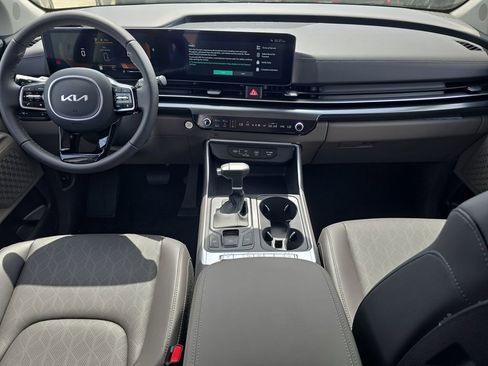 New 2026 Kia Carnival FWD image 12