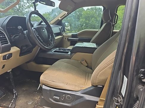 Used 2015 Ford F150 XLT w/ Equipment Group 302A Luxury AWD/4WD image 3