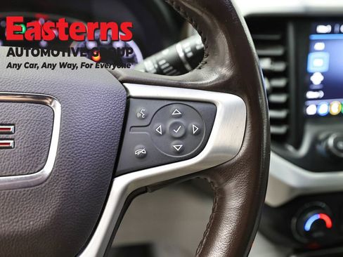 Used 2021 GMC Acadia SLT w/ Preferred Package image 16