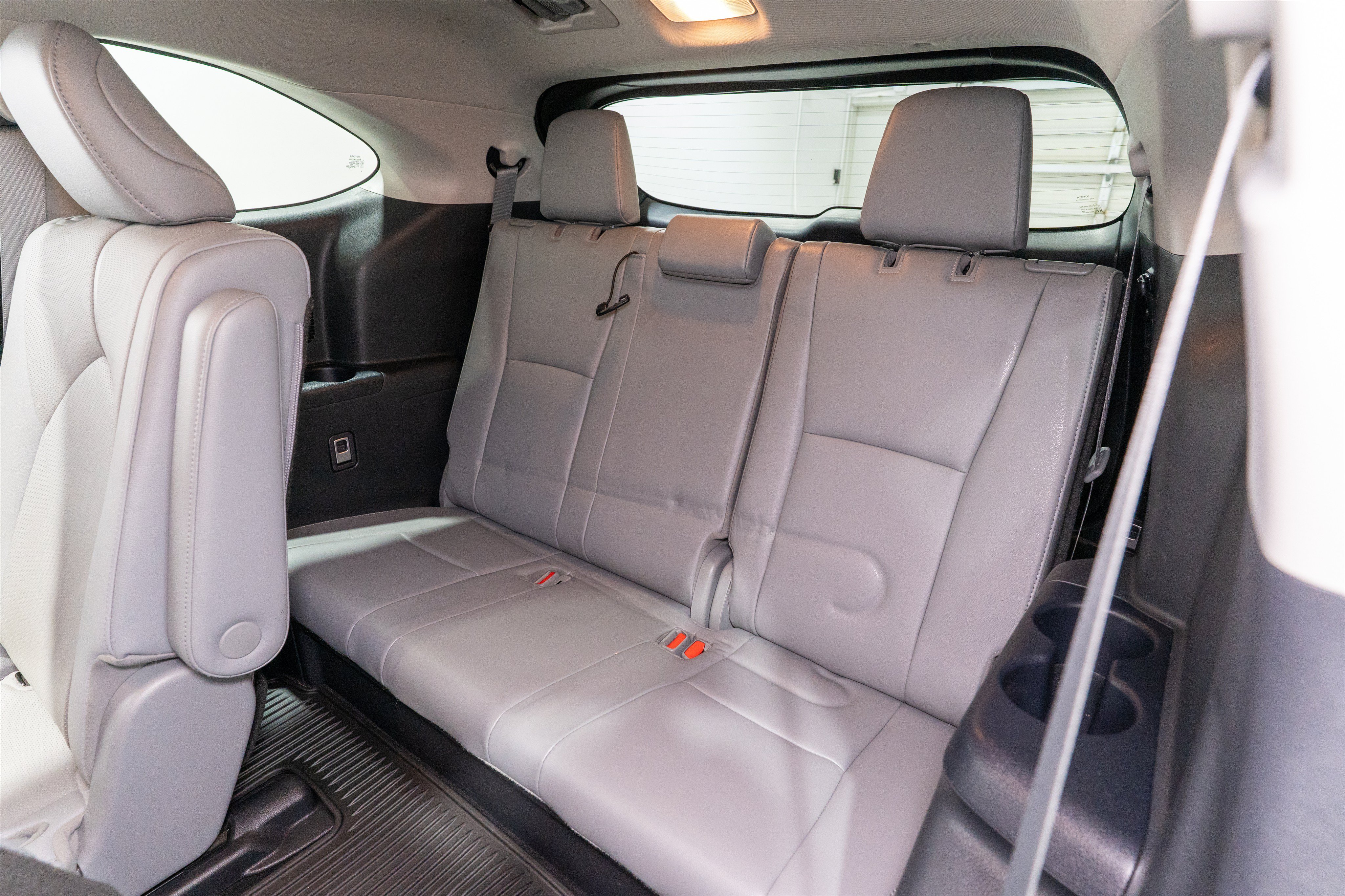 Used 2021 Toyota Highlander Limited FWD image 34