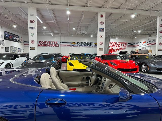 Used 2004 Chevrolet Corvette Convertible w/ Preferred Equipment Group RWD image 28