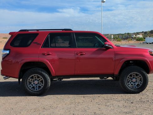 Used 2020 Toyota 4Runner TRD Off-Road Premium w/ Wilderness Package AWD/4WD image 2