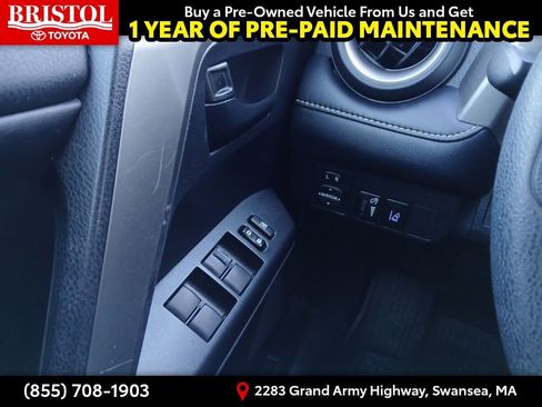 Used 2018 Toyota RAV4 LE image 17