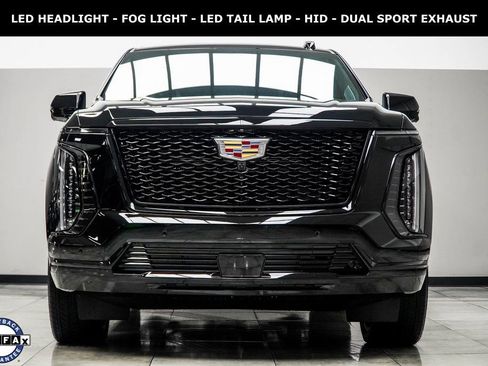 Used 2026 Cadillac Escalade Platinum Sport AWD/4WD image 4