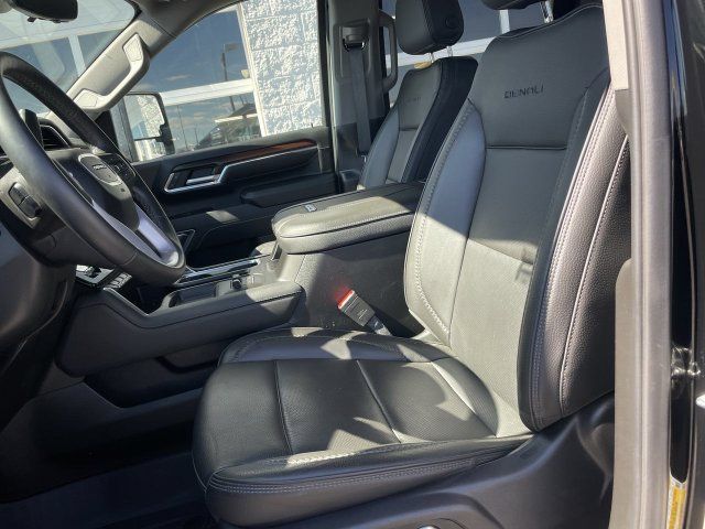 Used 2026 GMC Sierra 3500 Denali w/ Denali Reserve Package AWD/4WD image 11