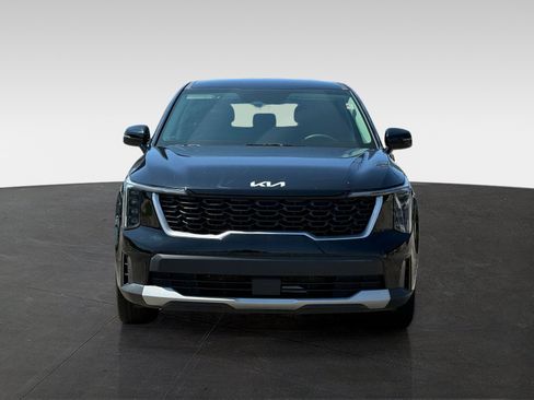 Used 2024 Kia Sorento LX FWD image 2