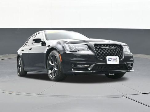 Used 2022 Chrysler 300 Touring L image 52