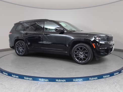 Used 2023 Jeep Grand Cherokee L Summit w/ High Altitude Package AWD/4WD image 4