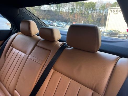 Used 2013 Mercedes-Benz E 350 4MATIC Sedan image 20