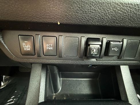 Used 2022 Toyota Tacoma SR5 image 44