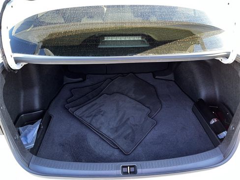 Used 2025 Toyota Corolla LE image 27