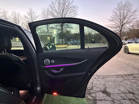 Used 2017 Mercedes-Benz E 300 4MATIC image 17