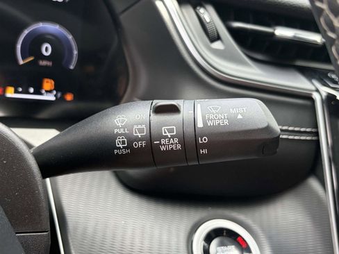 Used 2024 Jeep Grand Cherokee Altitude RWD image 23