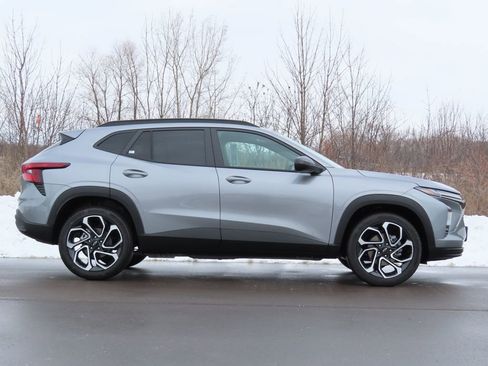 New 2026 Chevrolet Trax RS w/ Sunroof Package FWD image 2