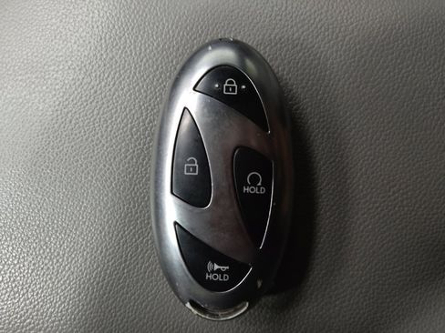 Used 2025 Hyundai Elantra SEL FWD image 32