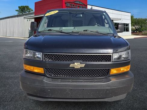 Used 2021 Chevrolet Express 2500 w/ Driver Convenience Package image 8