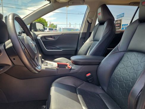 Used 2020 Toyota RAV4 TRD Off-Road AWD/4WD image 18