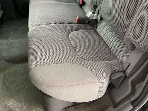 Used 2016 Nissan Frontier SV image 15