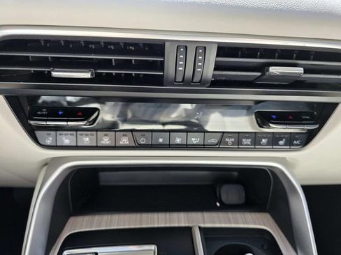 Used 2024 MAZDA CX-90 Plug-In Hybrid w/ Premium Plus AWD/4WD image 10