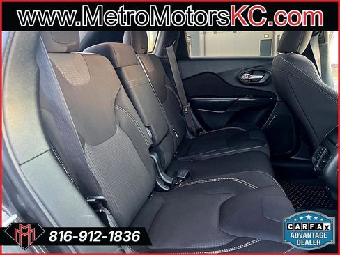 Used 2015 Jeep Cherokee Latitude w/ Comfort/Convenience Group image 35