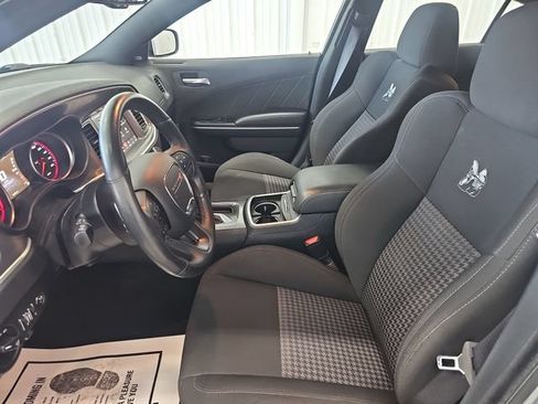 Used 2019 Dodge Charger Scat Pack w/ Navigation & Travel Group RWD image 9