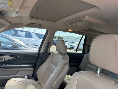 Used 2016 Honda Pilot Elite image 2