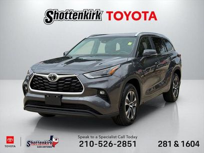 Certified 2025 Toyota Highlander XLE