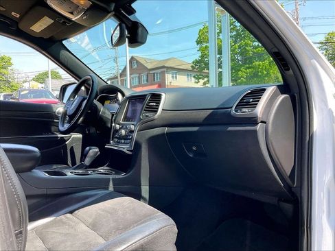 Used 2018 Jeep Grand Cherokee Altitude AWD/4WD image 14