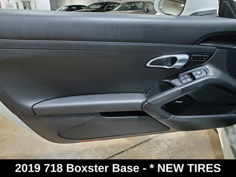 Used 2019 Porsche 718 Boxster RWD image 8