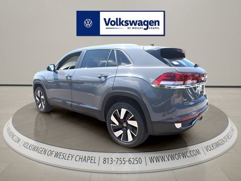 Certified 2026 Volkswagen Atlas Cross Sport SE FWD image 5