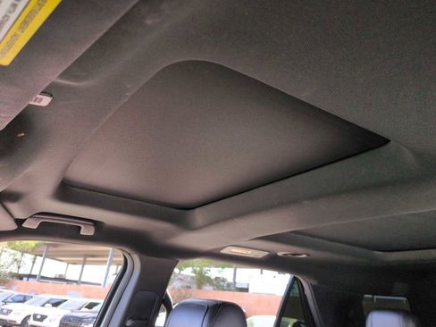 Used 2016 Ford Explorer XLT w/ Equipment Group 202A image 19