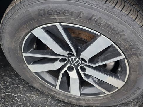 Used 2023 Volkswagen Atlas SE image 24