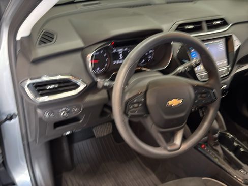 Used 2023 Chevrolet TrailBlazer LT w/ LPO, Blackout Package AWD/4WD image 16