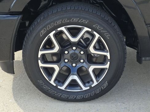 Used 2025 RAM 1500 Laramie w/ Sport Appearance Package AWD/4WD image 11