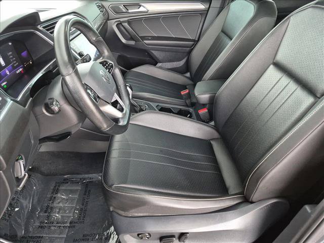 Used 2022 Volkswagen Tiguan SE R-Line AWD/4WD image 17