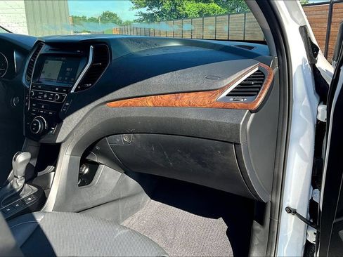 Used 2018 Hyundai Santa Fe Sport w/ 2.0T Ultimate Tech Package 05 FWD image 16