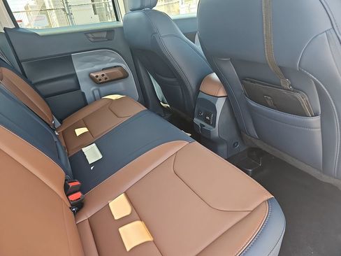 Used 2024 Ford Maverick Lariat w/ FX4 Off-Road Package AWD/4WD image 11