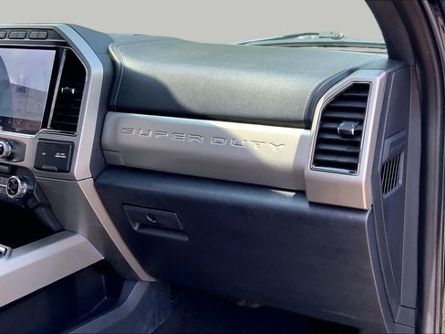 Used 2022 Ford F250 Lariat w/ Lariat Ultimate Package AWD/4WD image 19