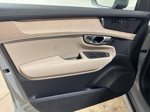 New 2026 Volvo XC90 T8 Plus w/ Protection Package Premier AWD/4WD image 17