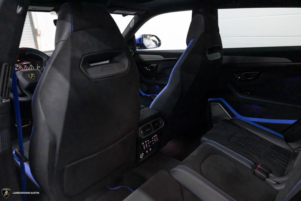Used 2024 Lamborghini Urus Performante AWD/4WD image 33