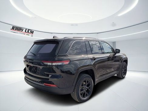 New 2026 Jeep Grand Cherokee Altitude AWD/4WD image 3