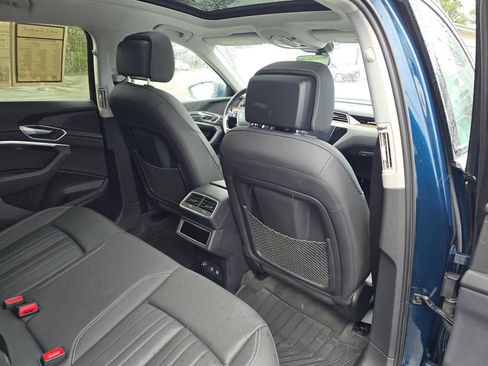 Used 2019 Audi e-tron Premium Plus image 16