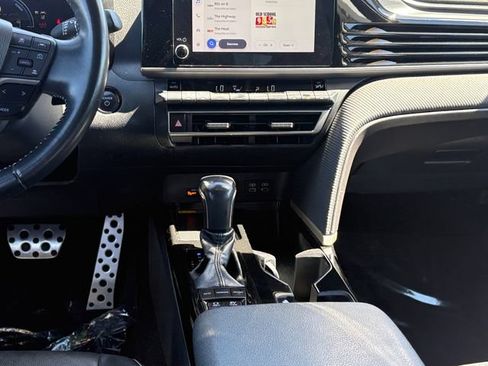 Certified 2025 Toyota Camry SE FWD image 17