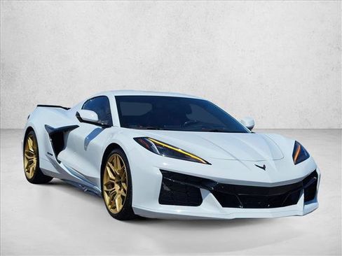 Used 2023 Chevrolet Corvette Z06 w/ Engine Appearance Package RWD image 3